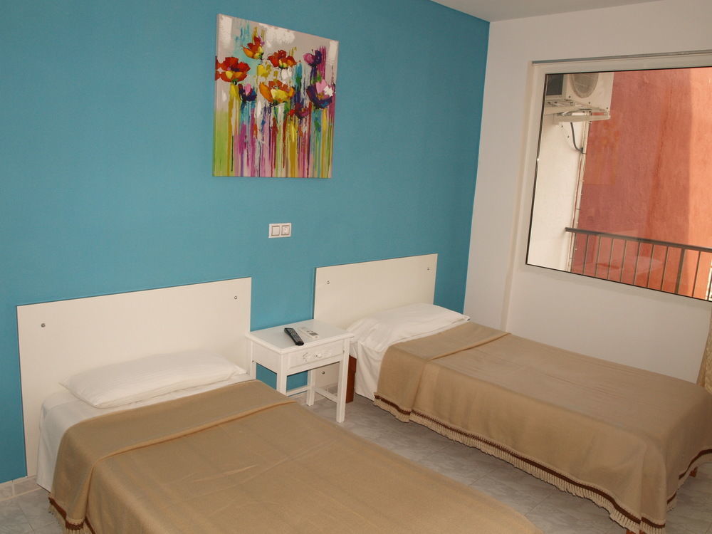 Xapala Hotell 3*